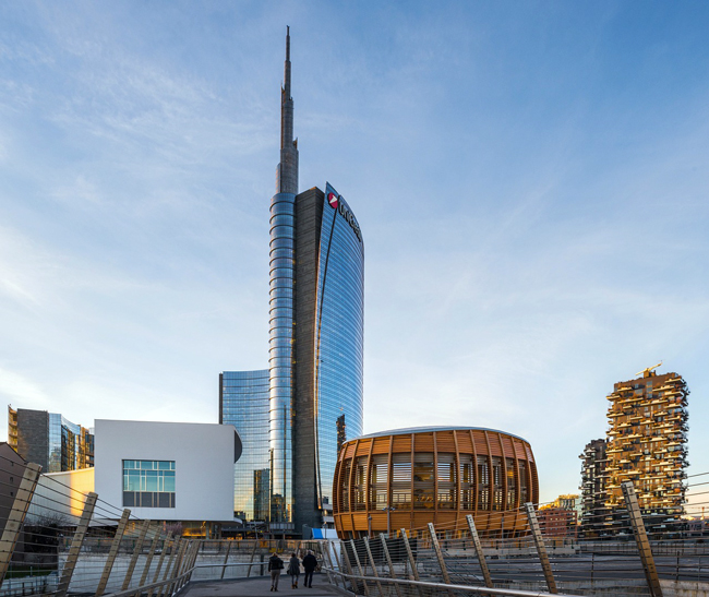 Visitare Milano in due giorni: itinerario a piedi con mappa in pdf Piazza Gae Aulenti, Milano