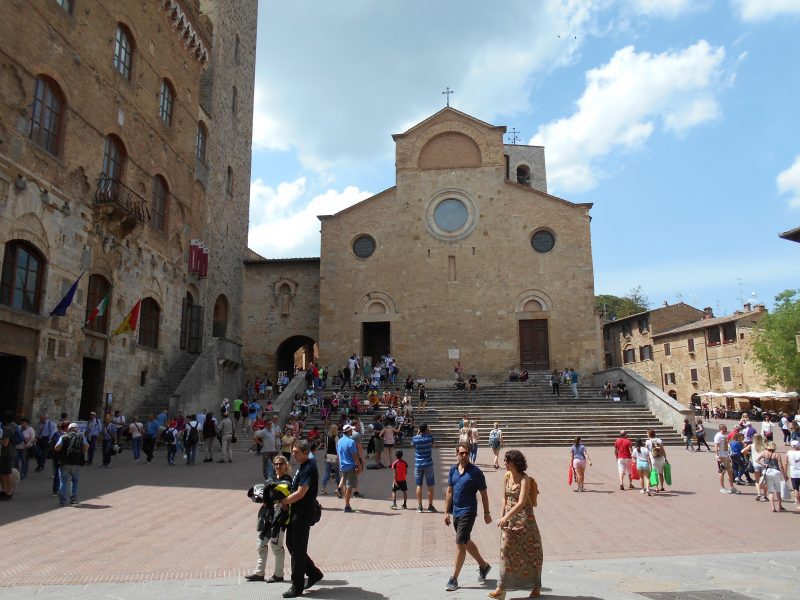 piazza duomo-san gimignano