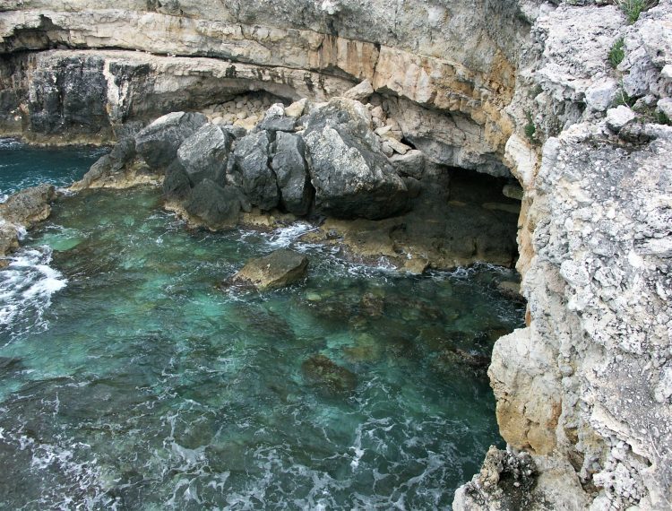 Marina-di-leuca-grotta-diavolo-souvenirdiviaggio