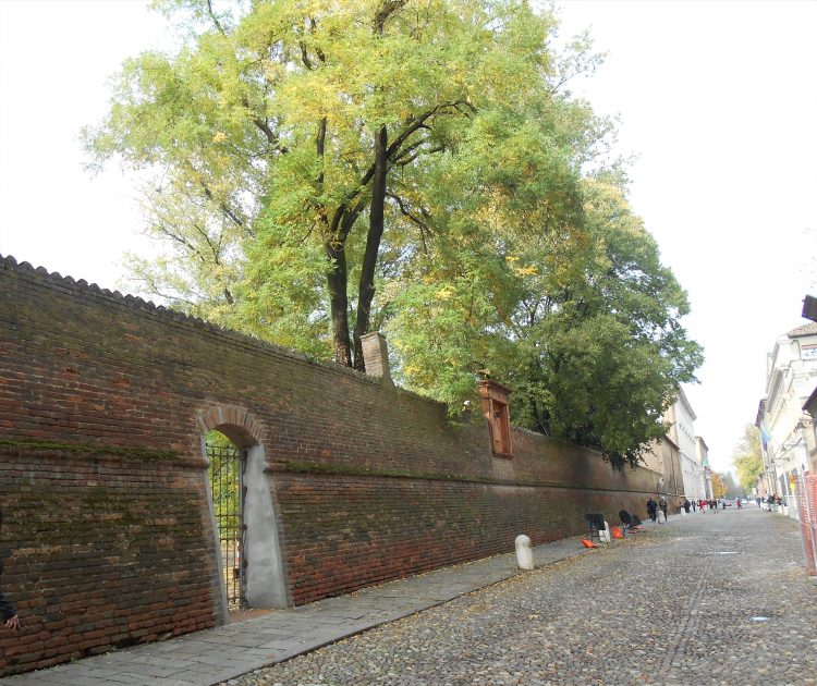 corso ercole d'este.ferrara-souvenirdiviaggio