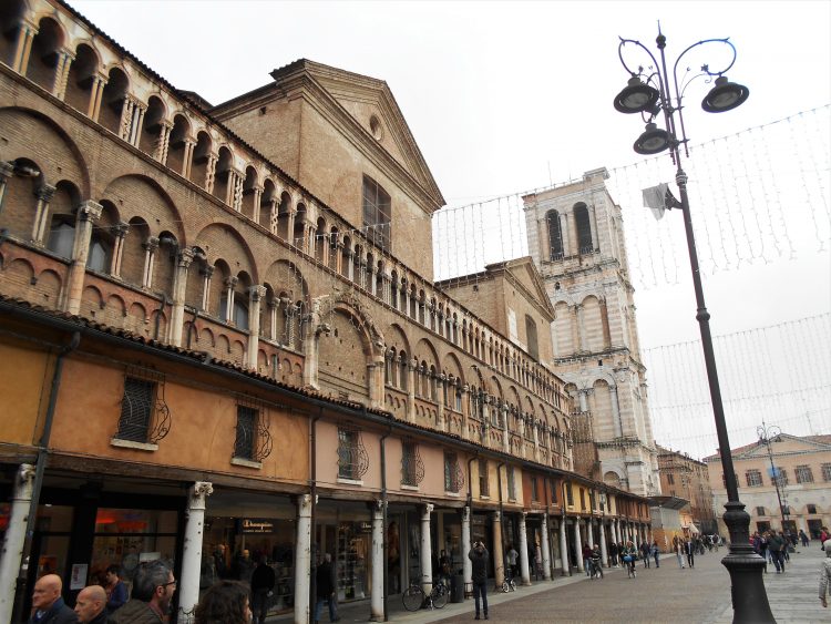 loggia dei merciai-ferrarra