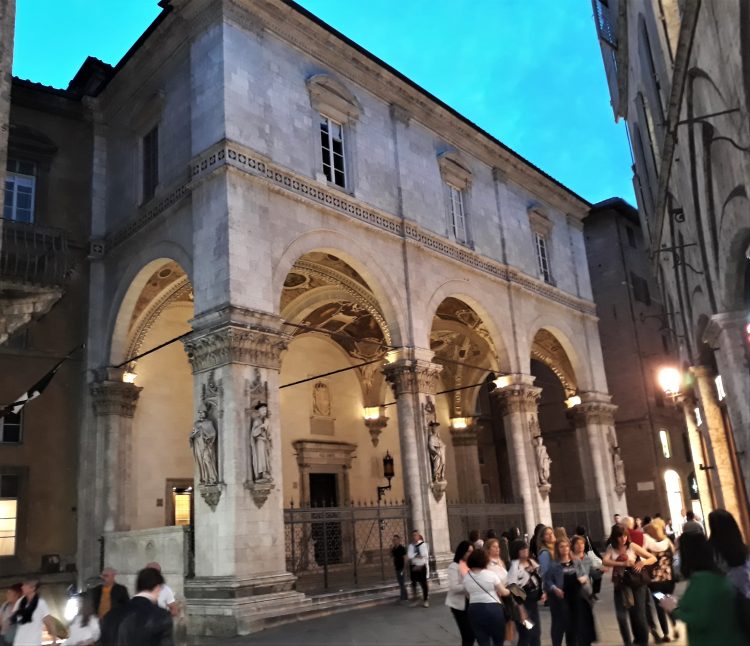 loggia della mercanzia-siena-souvenirdiviaggio