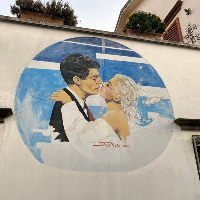 Murales-fellini-Borgo-San-Giuliano-Rimini