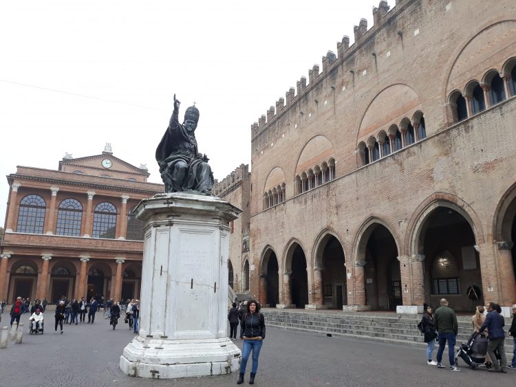 Teatro Galli, Palazzo Podestà,e statua Carlo V, Rimini Teatro Galli, Palazzo Podestà,e statua Carlo V, Rimini