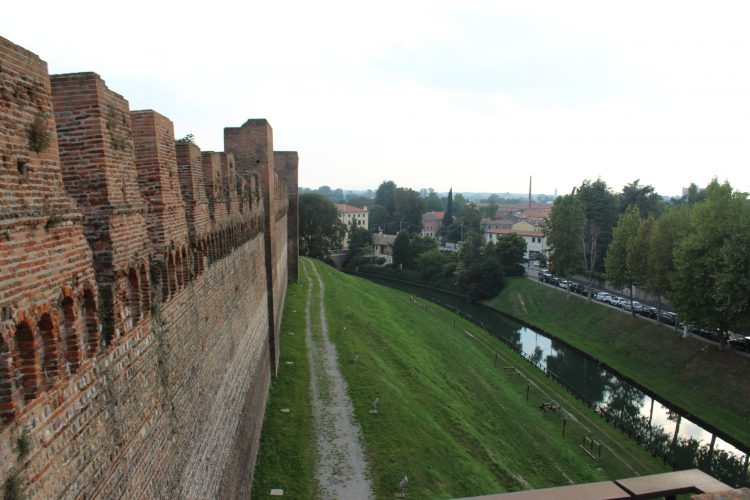 mura dall'esterno cittadella