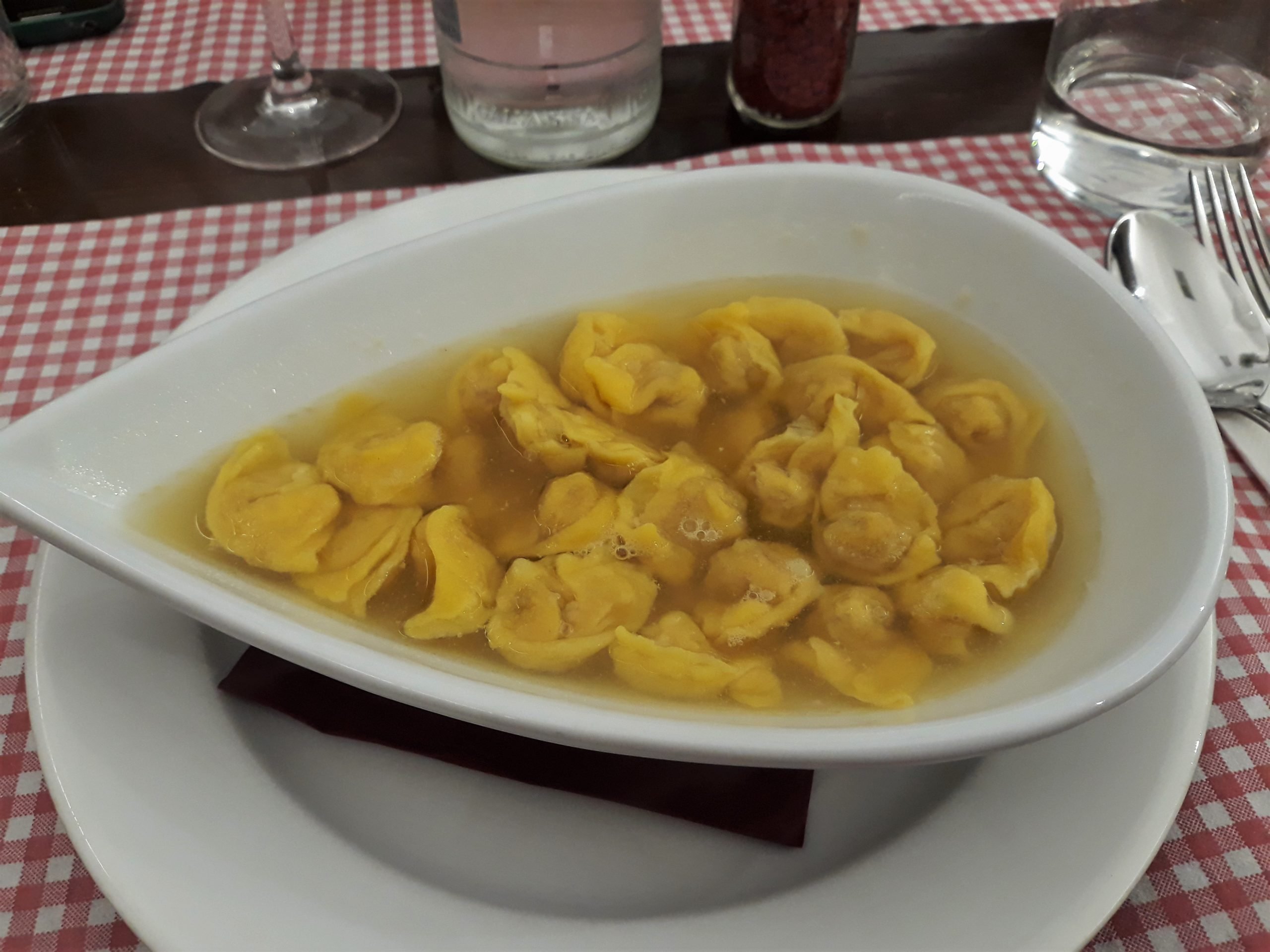 tortellini in brodo-piatti tipici romagnoli