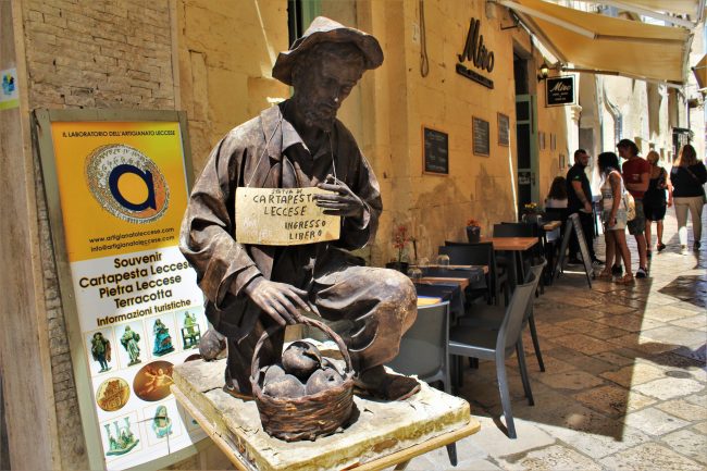 laboratorio di cartapesta lecce.