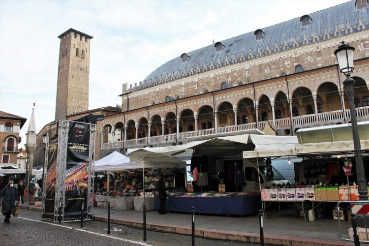 Piazza della Frutta, Padova