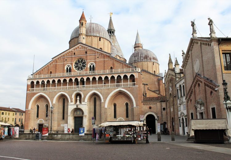 facciata, Basilica di Sant'Antonio da Padova