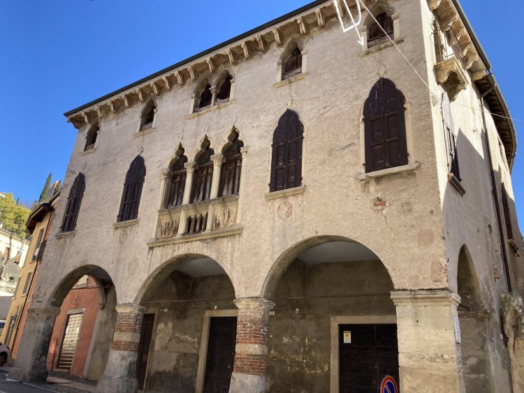 Palazzo Cavalli, Soave