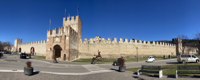 Soave: cosa vedere in un giorno nel borgo murato veneto cosa vedere a Soave in un giorno.Veneto