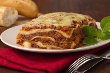 Lasagne bolognesi.Piatti tipici di bologna