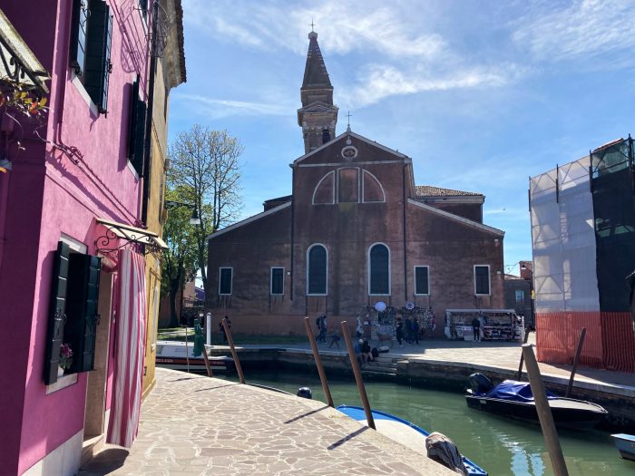 Duomo di Murano con campanile pendente