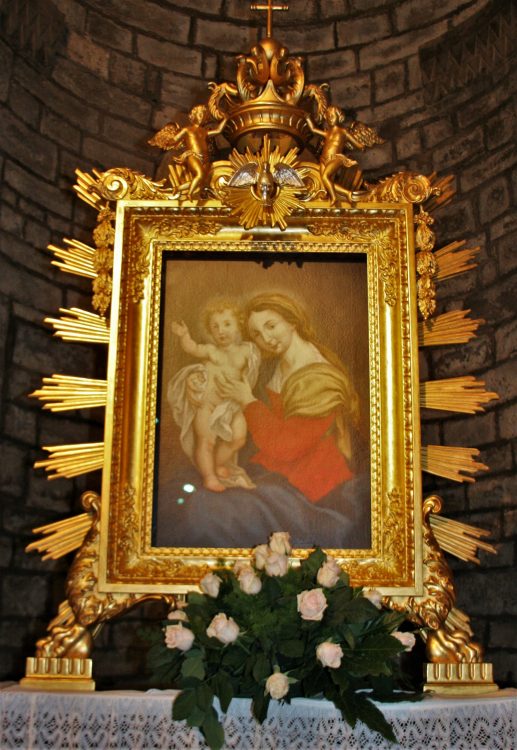 Madonna della misericordia, patrona di Moie