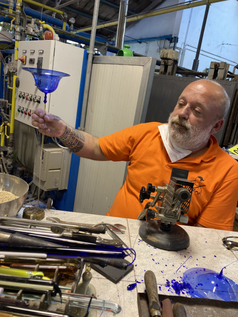Visitare Murano, Burano e Torcello: cosa vedere e tour delle isole lavorazione vetro Murano