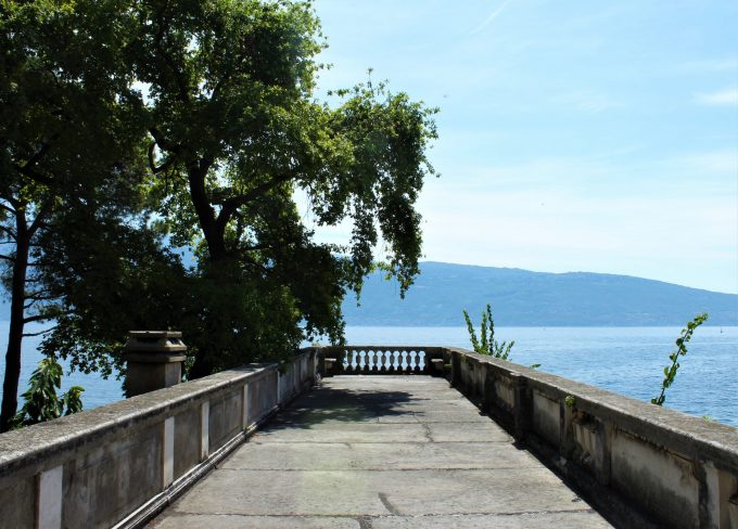 Visitare Villa Bettoni, dimora storica sul Lago di Garda Terrazza Villa Bettoni, Gargnano - Lago di Garda