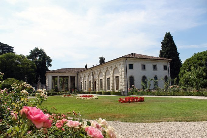 Foresteria e giardino anteriore, Villa Valmarana ai Nani - Vicenza