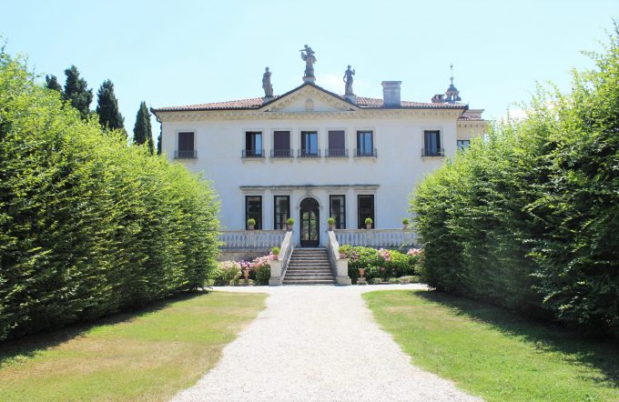 Villa Valmarana ai Nani, Vicenza-Vista Retro