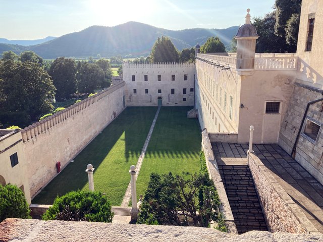 Vista Cortile dei Giganti dalla Terrazza Grande, Castello del Catajo