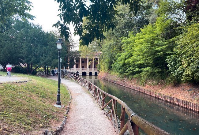 Giardino-dei-Salvi-e-Loggia-Valmarana,-Vicenza