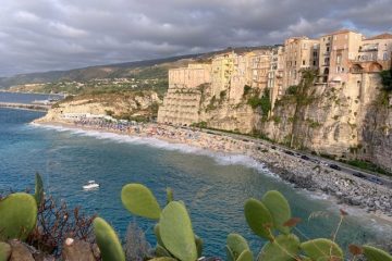 Panorama-dal-Santuario-di-Tropea-