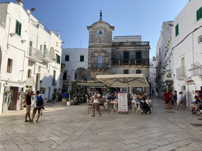 Piazza-Vittorio-Emanuele,-Cisternino