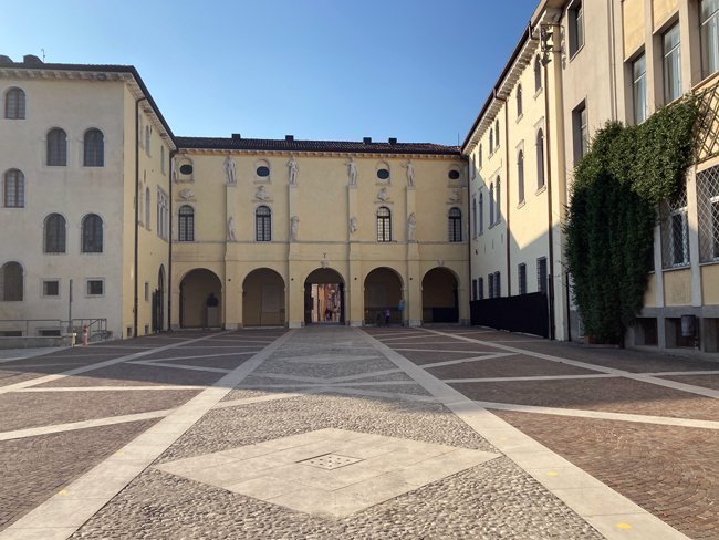 Cortile-interno,-Palazzo-Ragazzoni-Sacile