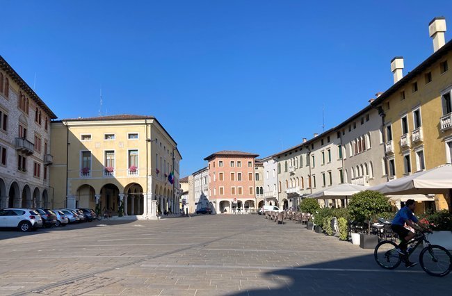 Piazza-del-Popolo,-Sacile