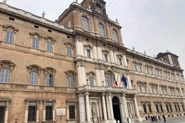 Palazzo-Ducale-Piazza-Roma,-Modena