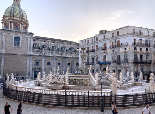 Fontana-Pretoria-Piazza-della-Vergogna-Palermo