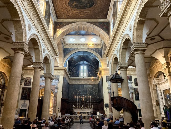 interno-cattedrale-di-sant'agata-gallipoli