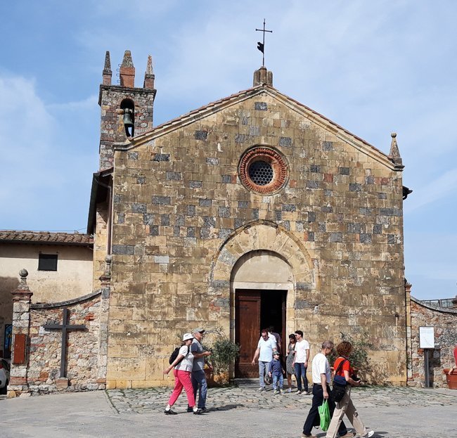 Chiesa-di-Santa-Maria-Assunta-Monteriggioni