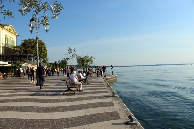 Lungolago-di-Lazise