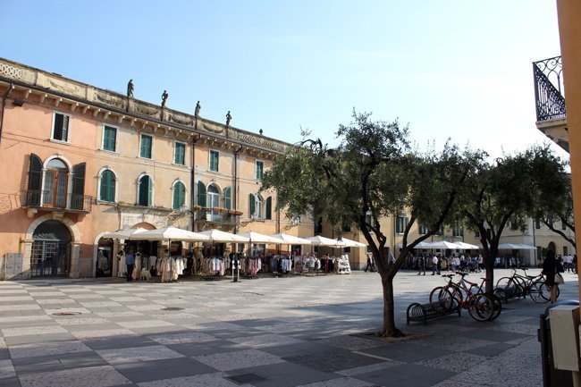 Piazza-Vittorio-Emanuele-Lazise