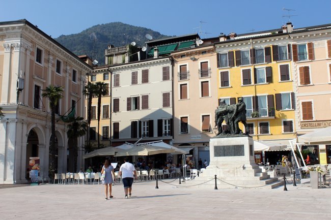 Piazza-della-Vittoria-Salò