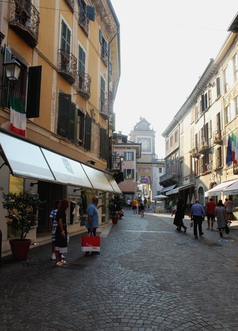 Piazza-angelo-zanelli-salò