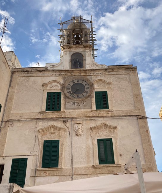 Torre-dell'Orologio-Polignano-a-mare