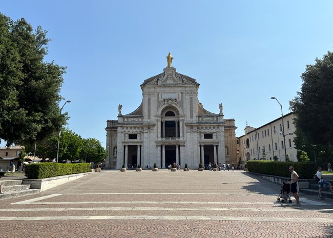 Basilica-di-Santa-Maria-degli-Angeli-in-Porziuncola-Assisi