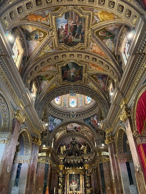 Interno-Basilica-di-San-Giorgio-Rabat-Gozo-Malta