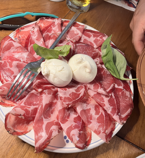 Capocollo di Martina Franca con burratine