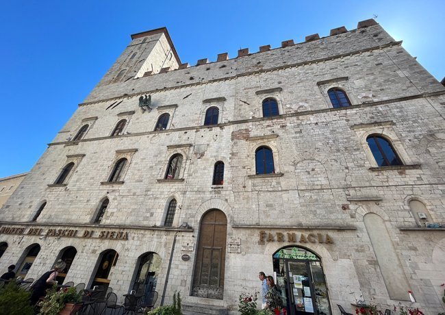 Palazzo-dei-Priori-Todi