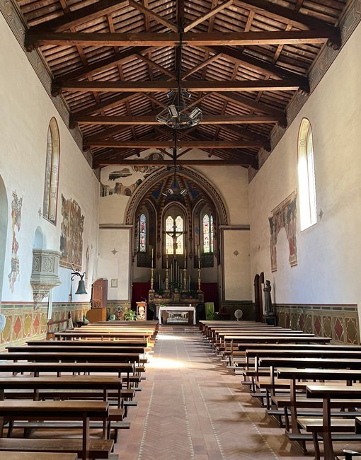 interno-chiesa-di-san-francesco-deruta