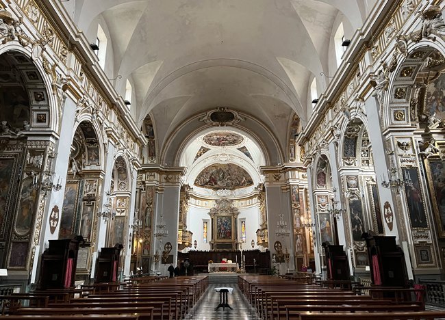 interno-cattedrale-di-san-venanzio-fabriano