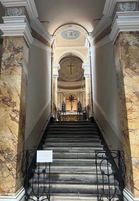 scala-santa-chiesa-di-sant-onofrio-fabriano