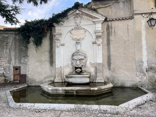 fontana-del-mascherone-spoleto