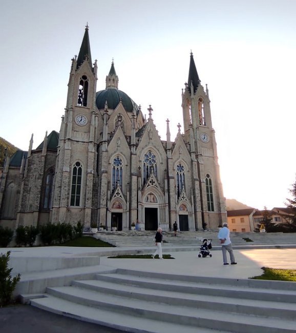 basilica-minore-dell'addolorata-castelpetroso-molise