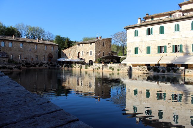 piazza-delle-sorgenti-bagno-vignoni