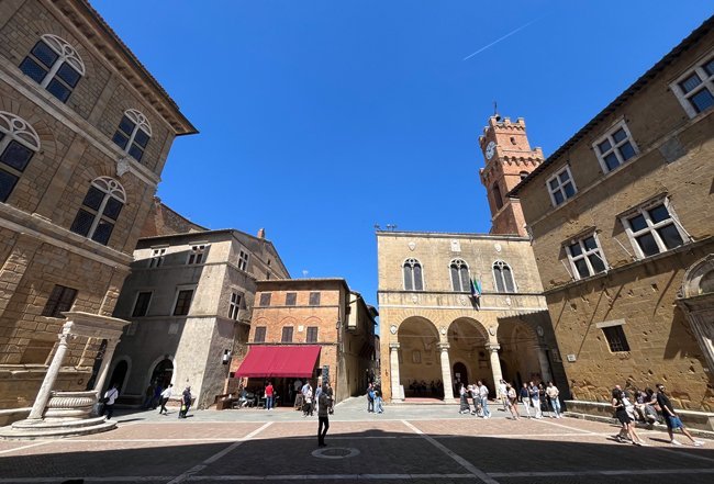 piazza-pio-II-pienza