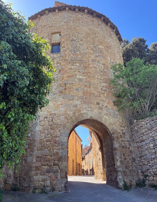 porta-dei-cappuccini-San-Quirico-d'orcia