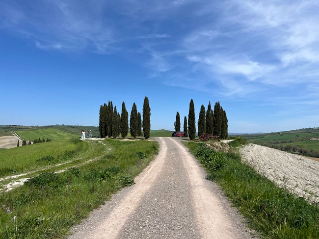 cosa-vedere-a-san-quirico-d_orcia-cipressi-val-d_orcia